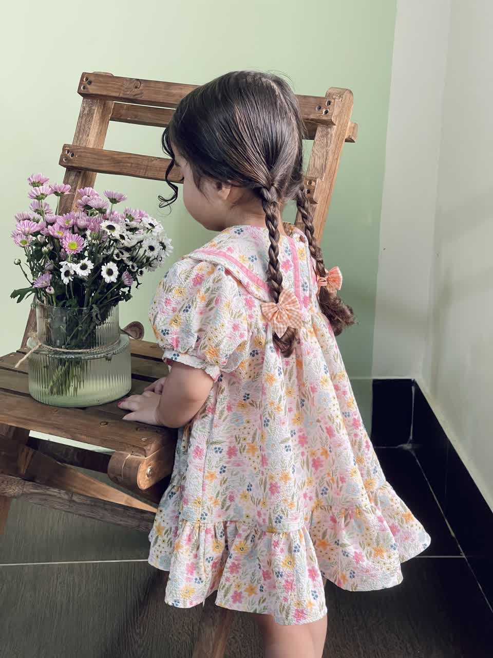 پیراهن گل بهار پر از رنگ و قشنگیه🌸🌸مناسب 2تا 8سال ؛ جنس پفکی خنک و تابستانه